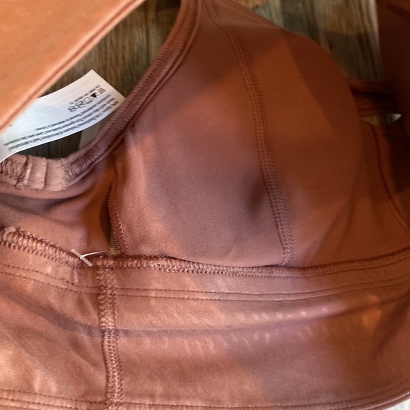 🍋 NWT Lululemon Nulu and Mesh Yoga Bra, size 4, removable cups included - Picture 8 of 13